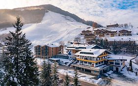 Saalbach Suites By Alps Resorts